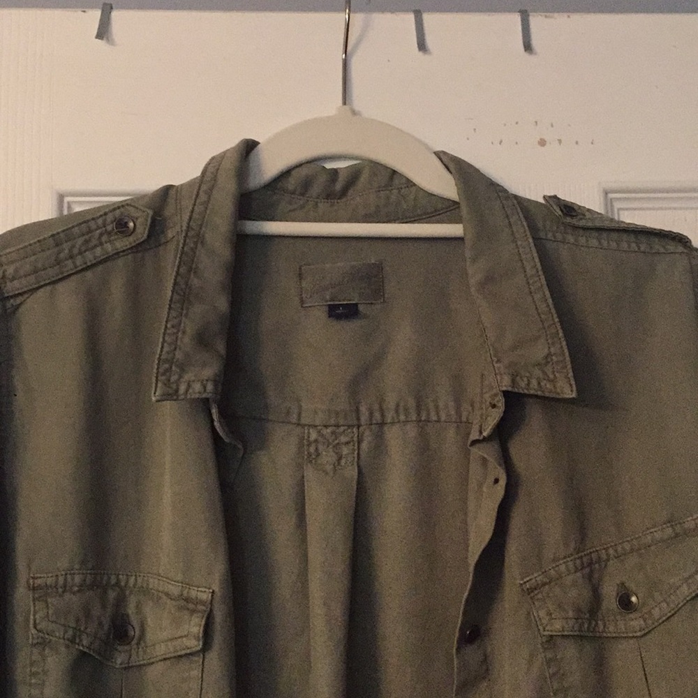 Universal thread green blouse